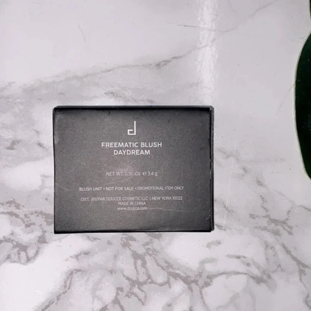 Freematic blush in daydream
